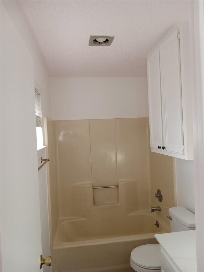 Foto del edificio - 12900 Hymeadow Dr