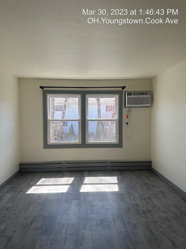 Building Photo - 865 Cook Ave