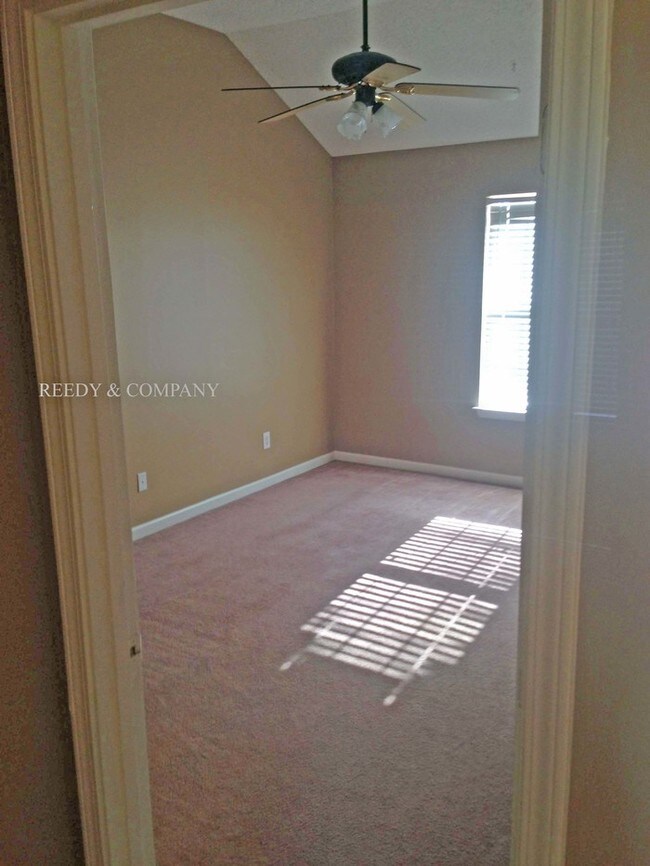 Building Photo - 7100 Amberly Way Dr