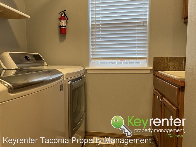 Building Photo - 3 br, 2.5 bath House - 2816 20th St Pl SW