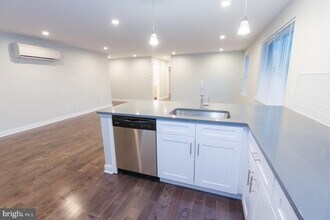 Building Photo - 1228-32 W College Ave