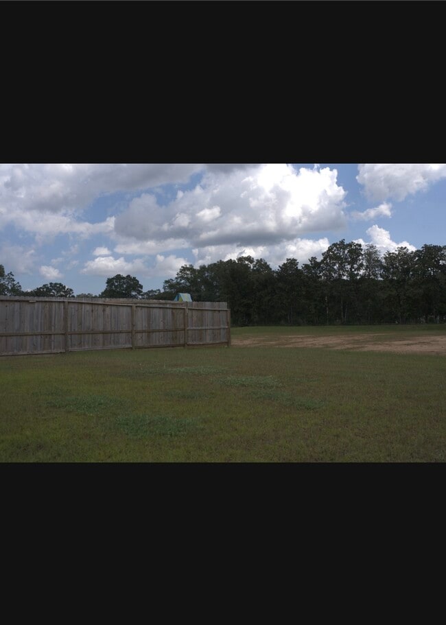 Building Photo - Oakmont place