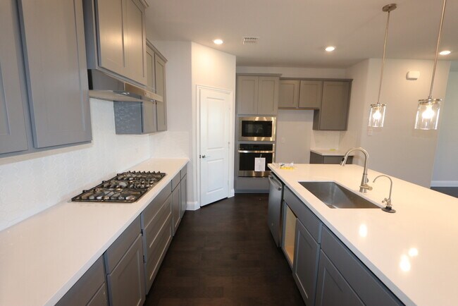 Building Photo - 203 Settlers Wy