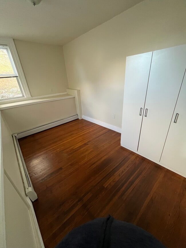 Building Photo - 33 White St