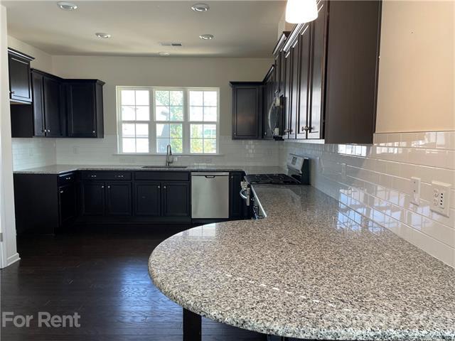 Building Photo - 5003 Lily Pond Cir