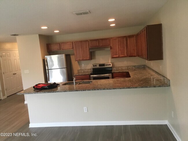 Building Photo - 9488 Thorn Glen Rd