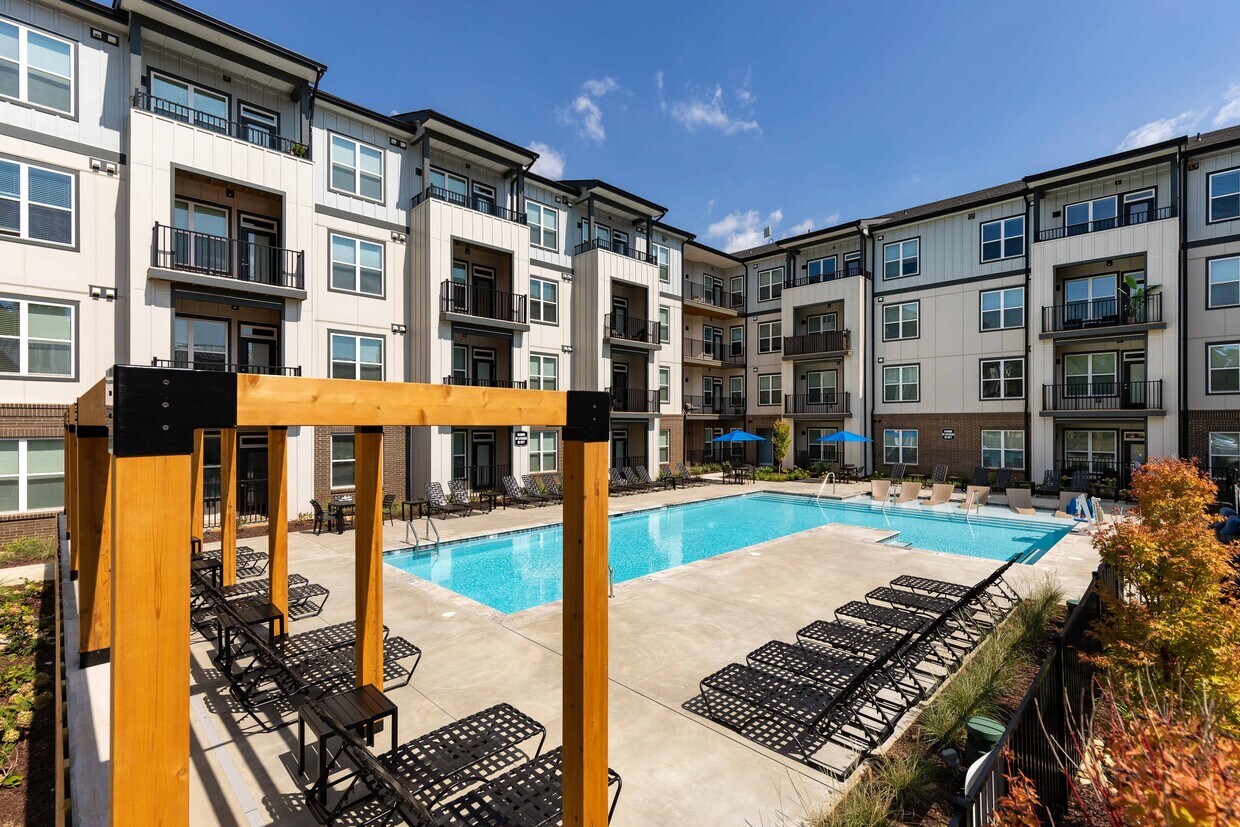 Abberly Liberty Crossing Apartment Homes Rentals in Charlotte at 16200 Croft Dr Charlotte, NC