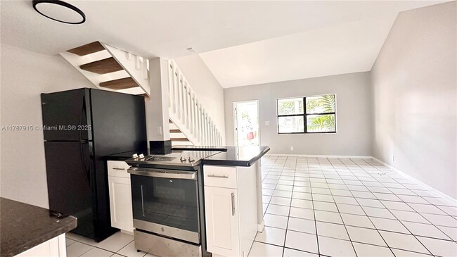 Building Photo - 1455 Holly Heights Dr