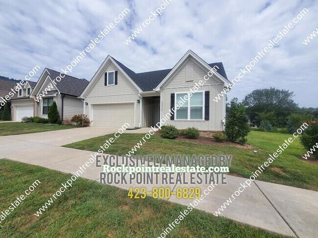 Building Photo - Stunning Home Close To Downtown!