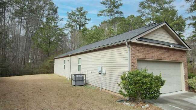 Foto del edificio - 813 Blue Hill Ln