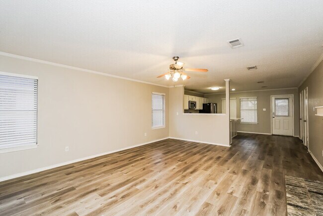Building Photo - 5301 Royal Burgess Dr