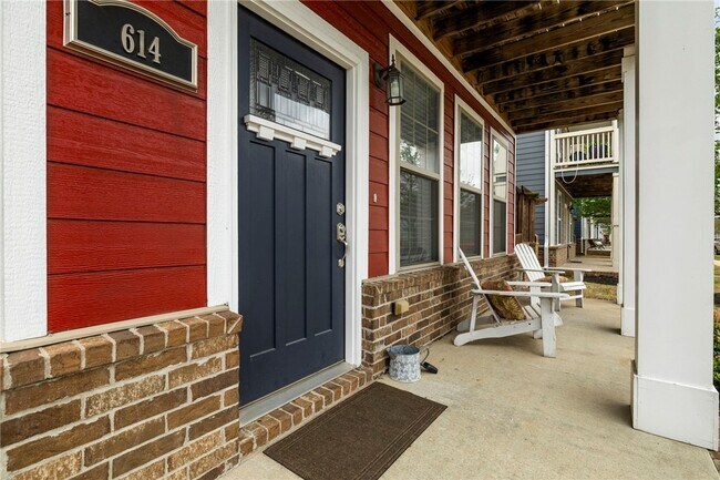 Building Photo - 614 N Keats Dr