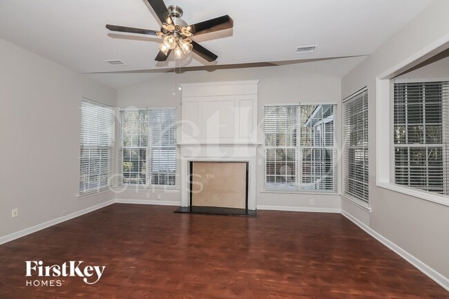 Building Photo - 6147 Creekview Ct