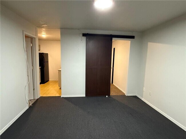 Foto del edificio - 269 E Pickens Rd