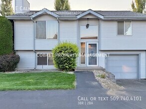 Building Photo - 950 E Calkins Dr