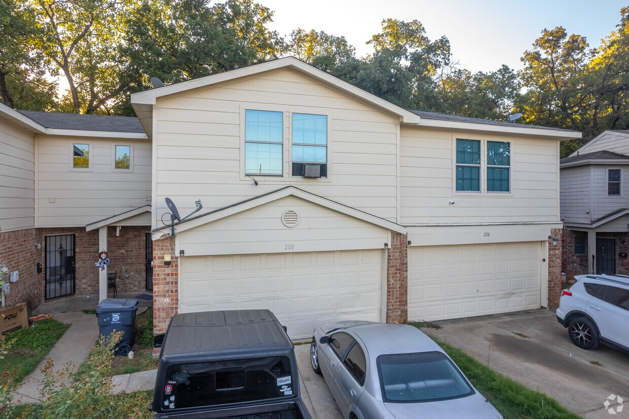 Creek Cove Villas Townhomes for Rent Dallas, TX