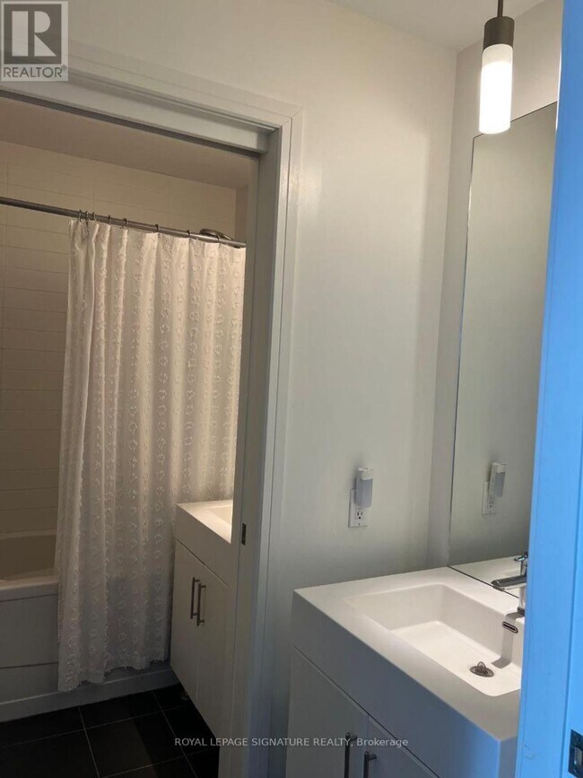 Building Photo - 116 George St