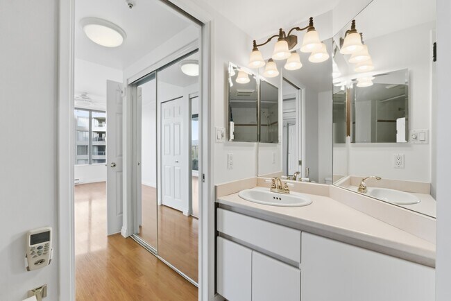 Building Photo - 13383 108 Ave