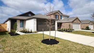 Building Photo - 16815 Old Wagon Wy