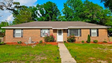 Building Photo - 1202 Sunshine Dr