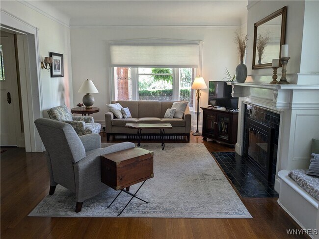 Building Photo - 656 Lafayette Ave