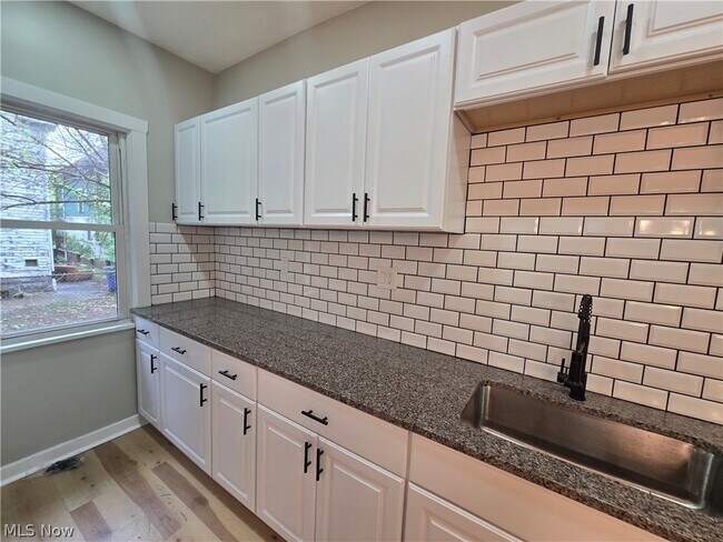 Building Photo - 9807 Parkgate Ave