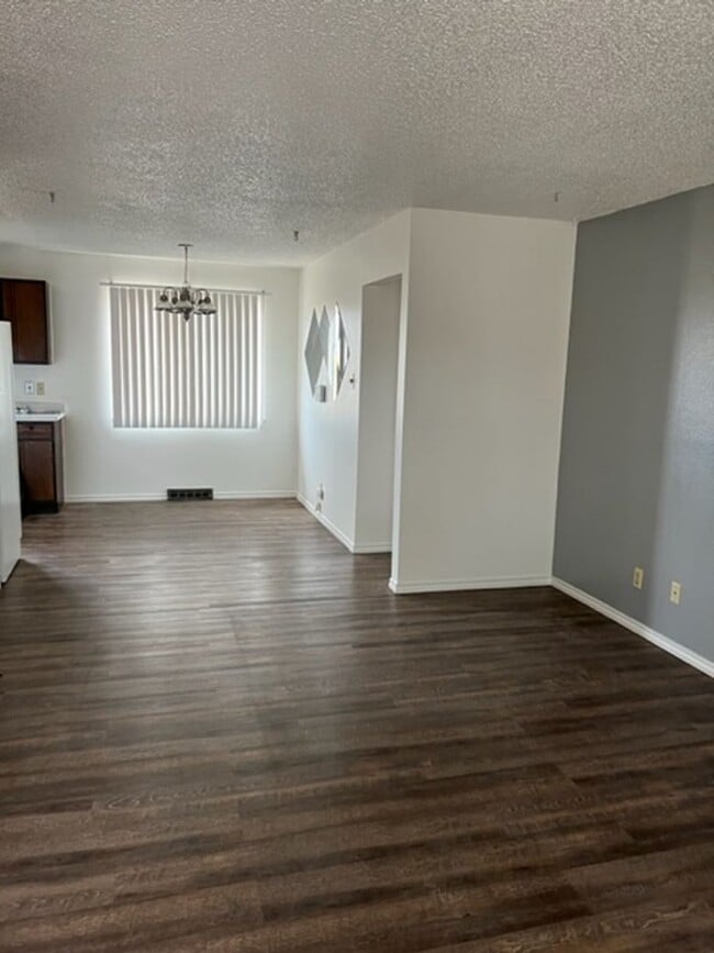 Building Photo - ALL PROSPECTIVE TENANTS MUST SUBMIT A $58 NON-REFUNDABLE APPLICATION FEE PER APPLICANT ONLINE AND...