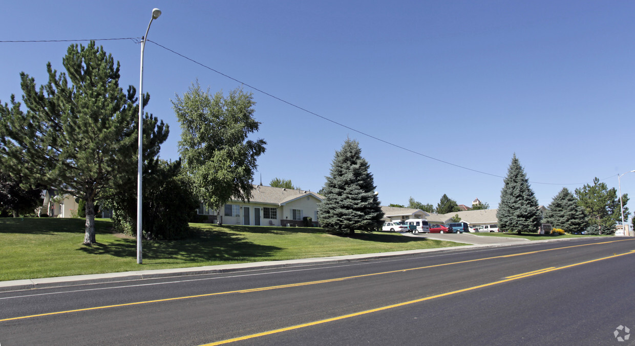 Primary Photo - Grand Vista