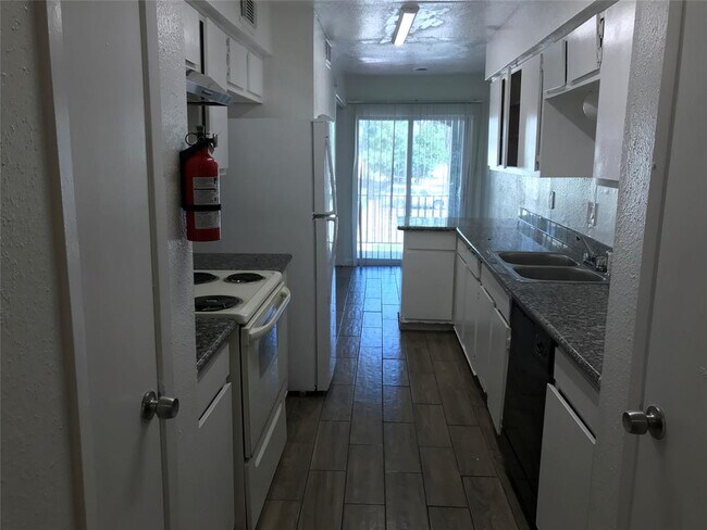 Foto del edificio - 6200 W Tidwell Rd