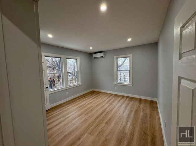 Building Photo - Belknap Ave, Yonkers