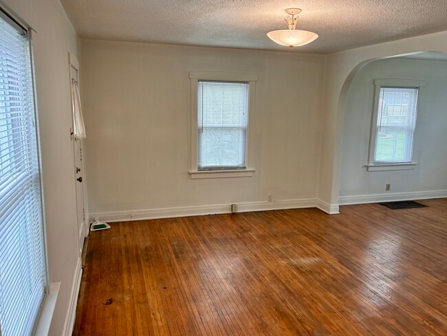 Foto del edificio - 254 Edward St