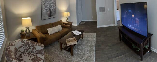 Foto del edificio - 1024 Cranbrook Dr