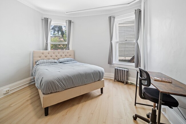 Foto del edificio - 202 Stewart Ave