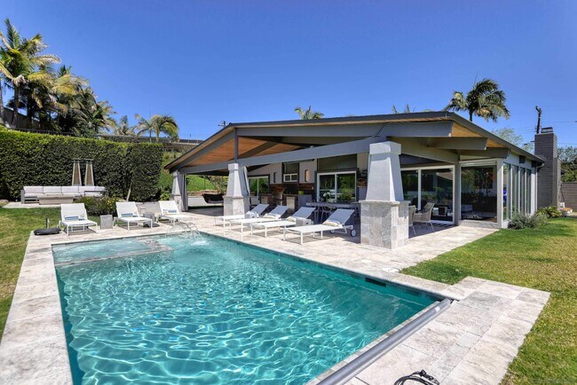 Building Photo - 5468 Avenida Fiesta