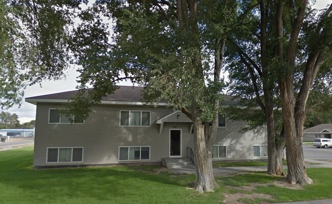 Building Photo - 1417 Camas St