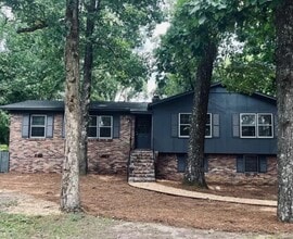 Building Photo - 913 Sun Valley Rd