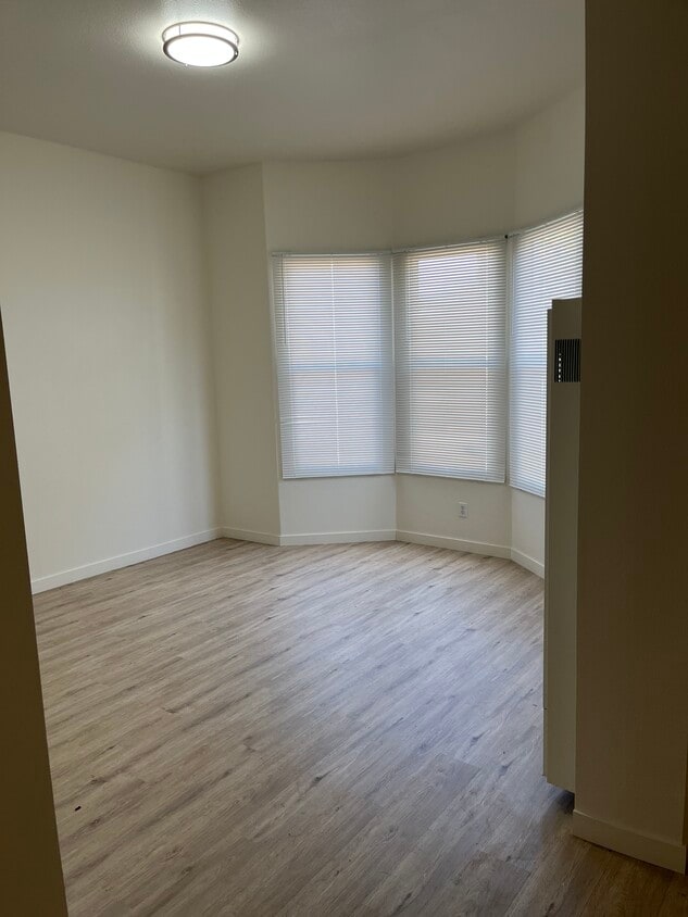 Foto principal - 317 N L St