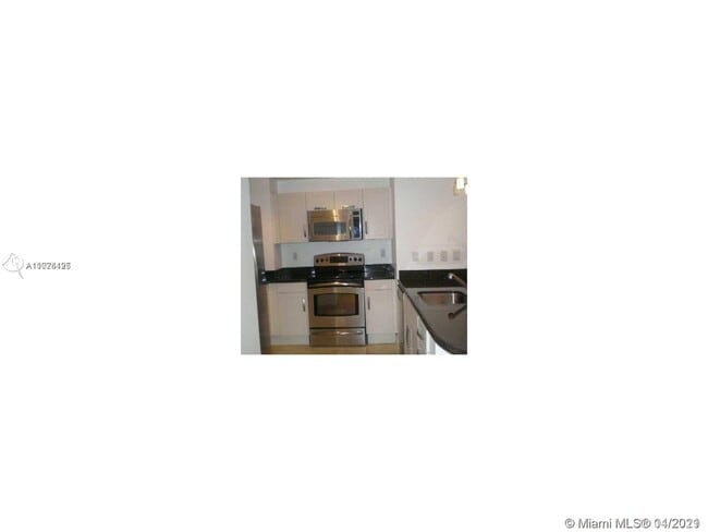 Building Photo - 7275 SW 89th St