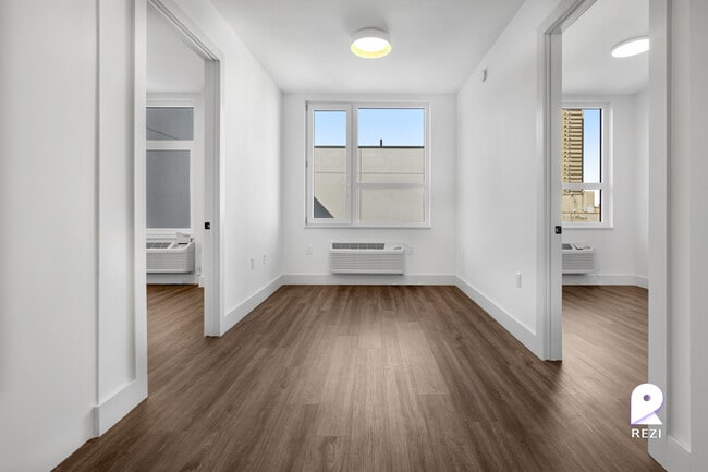 Building Photo - 2069 Honeywell Ave