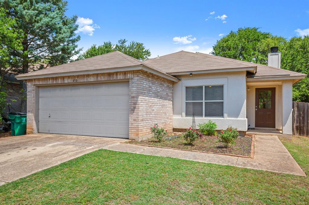 Foto principal - 410 Woodford Dr