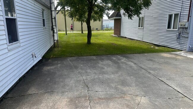 Foto del edificio - 8364 Railroad Rd