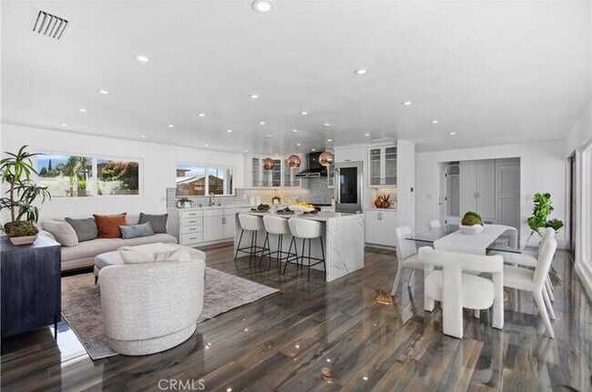 Foto del edificio - 496 E 16th St