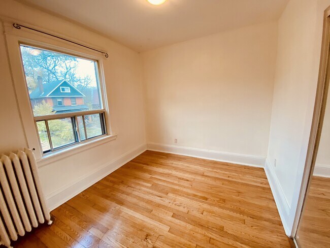 Photo du bâtiment - 20-20 Triller Ave