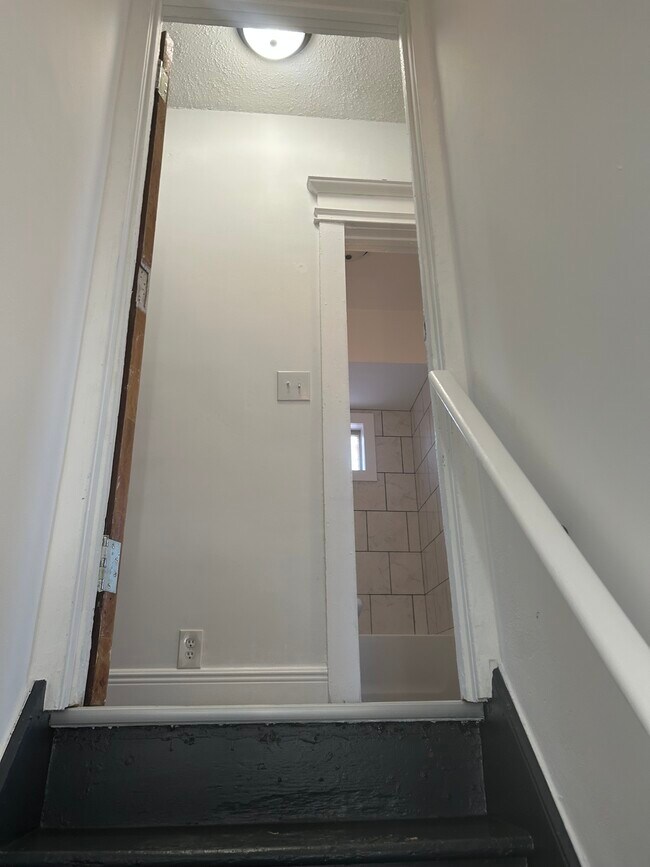 Foto del edificio - 1908 Butterfield Ave