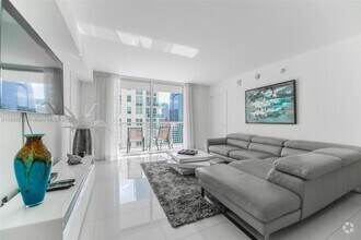 Building Photo - 1200 Brickell Bay Dr