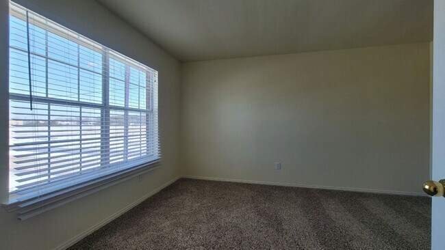 Building Photo - 1234 Tralee Ln