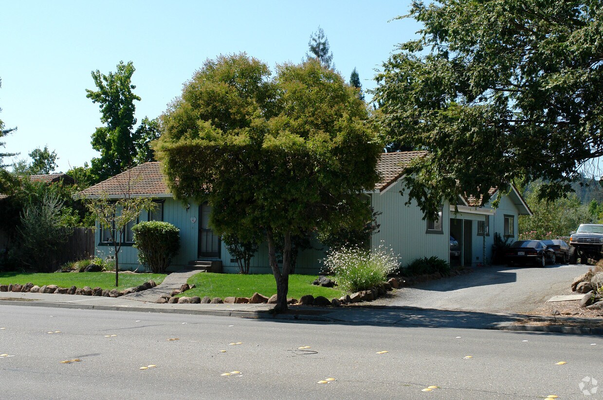 Primary Photo - 1705 Mission Blvd