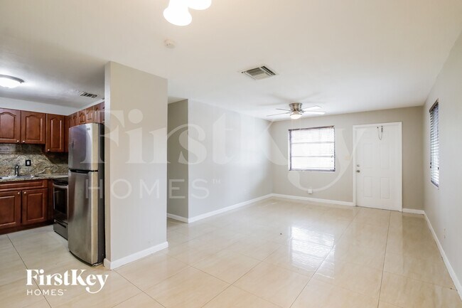 Foto del edificio - 5700 NE 7th Ave