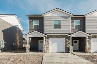 Building Photo - 534 Harvester Ave