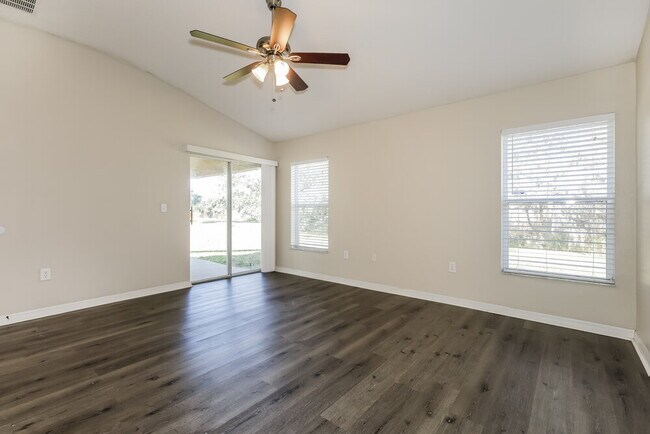 Building Photo - 2419 Hamlet Cir